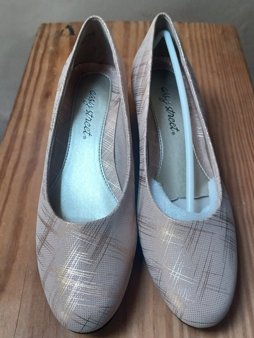 Pink/Gold Shoes by Easy Street, sz 8M